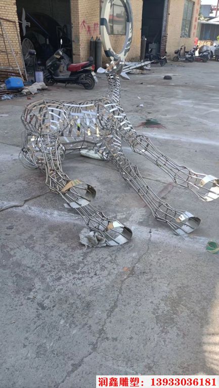 不锈钢镂空长颈鹿2