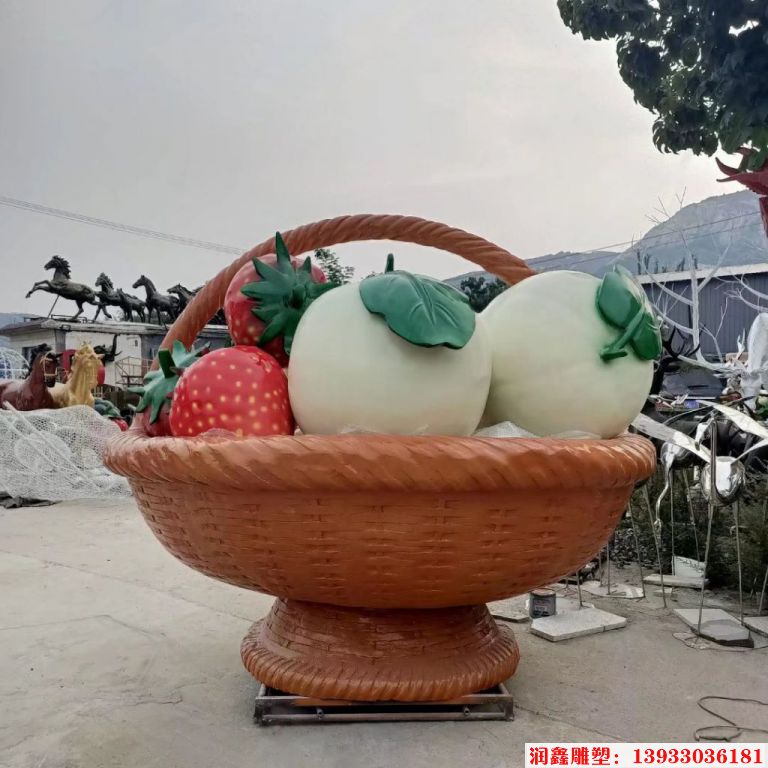 玻璃钢甜瓜主题果篮雕塑 果篮雕塑案例